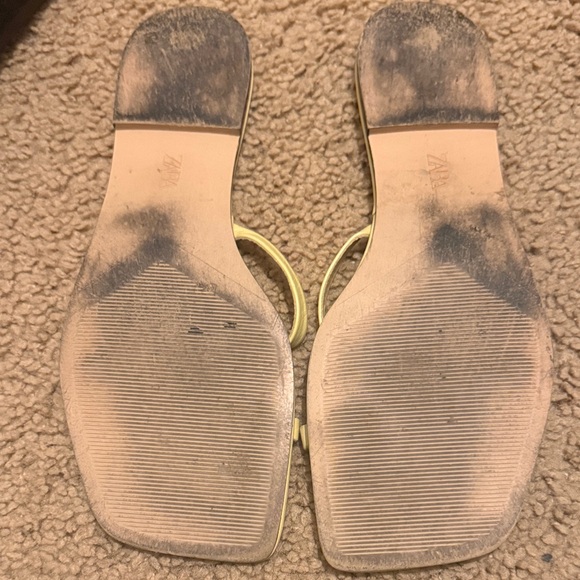 Zara Women's Light Yellow Sandals - Picture 2 of 2